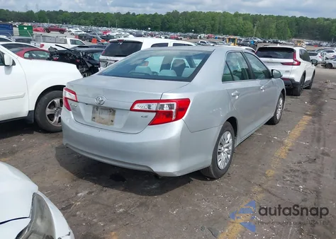 2014 Toyota Camry Le z USA, uszkodzony, nr VIN 4T1BF1FK8EU808520